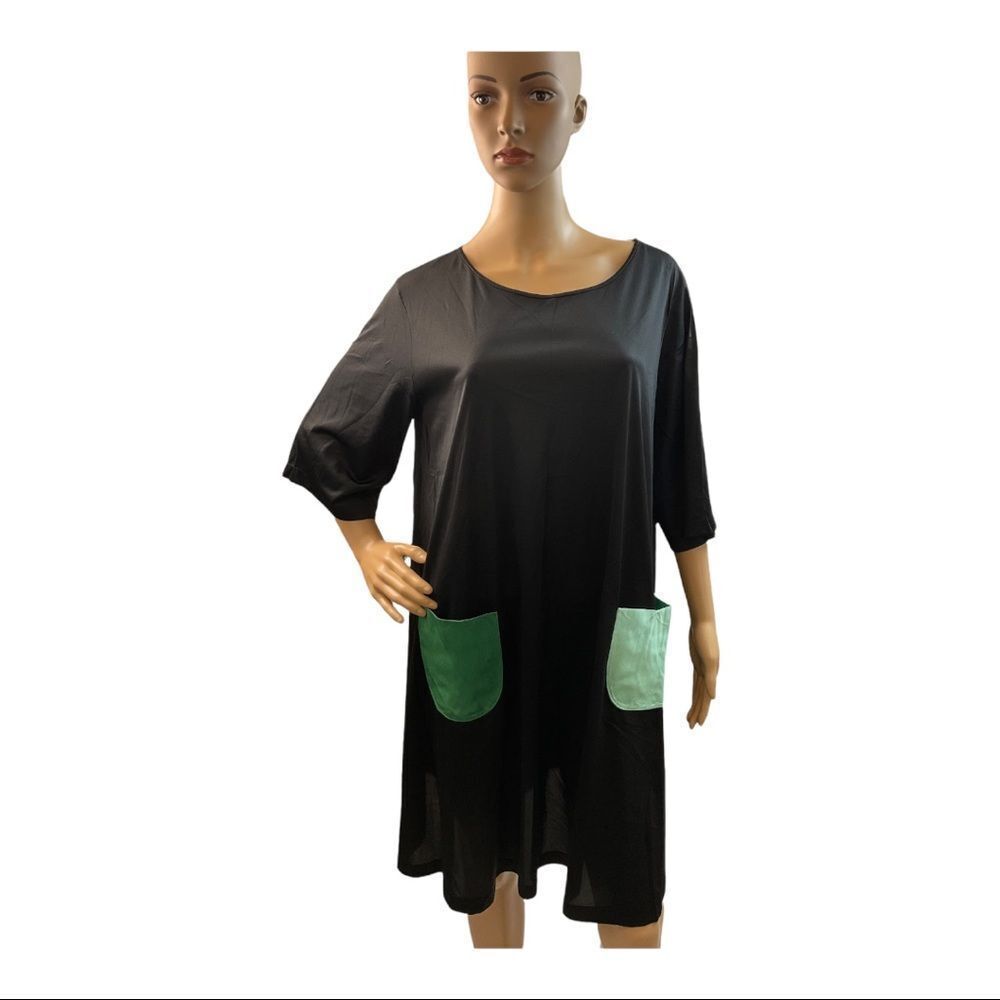 Shadow Line Women’s  Vintage Black   Mini Dress With Two Green Pockets. Sz L.